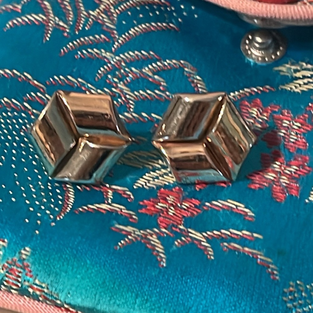 14 K Earrings